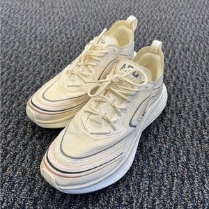 Women’s APL Streamline shoes